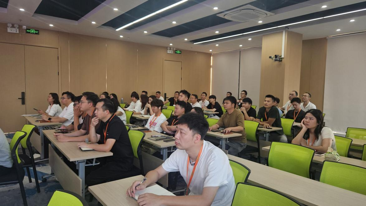 深耕专业赋能服务 开展税法知识普及培训